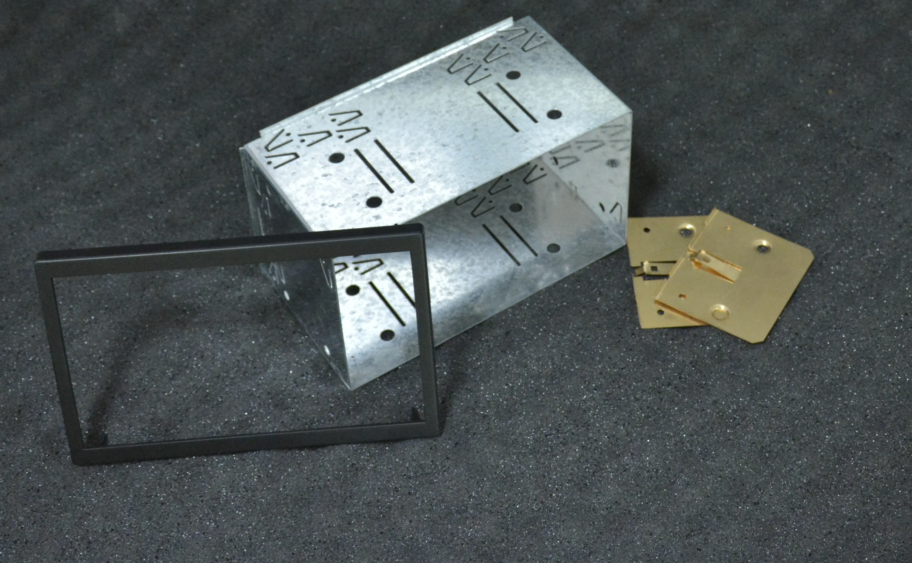 Рамка RUN-N12A универсальная 2din  - фото